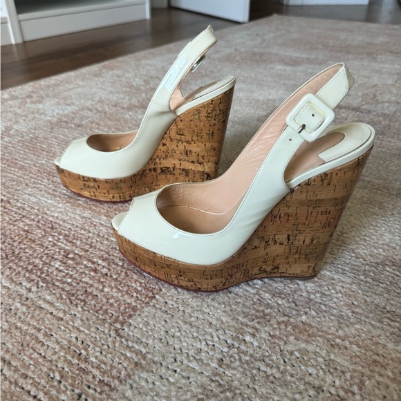 Christian Louboutin 38 White Peep Toe Patent Leather Wedge Heels Sandals - Picture 2 of 9